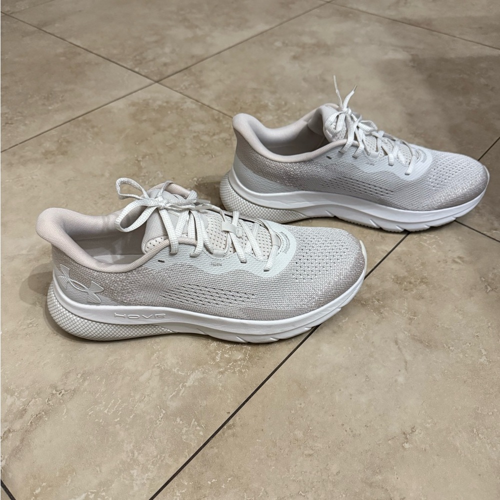 Under Armour HOVR White Athletic Shoes Size 9